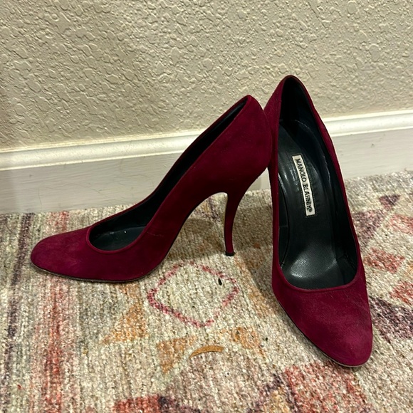 Manolo Blahnik Shoes - Manolo Blahnik Burgundy Suede Classic Heels Pumps 39 (fit like 37/38)